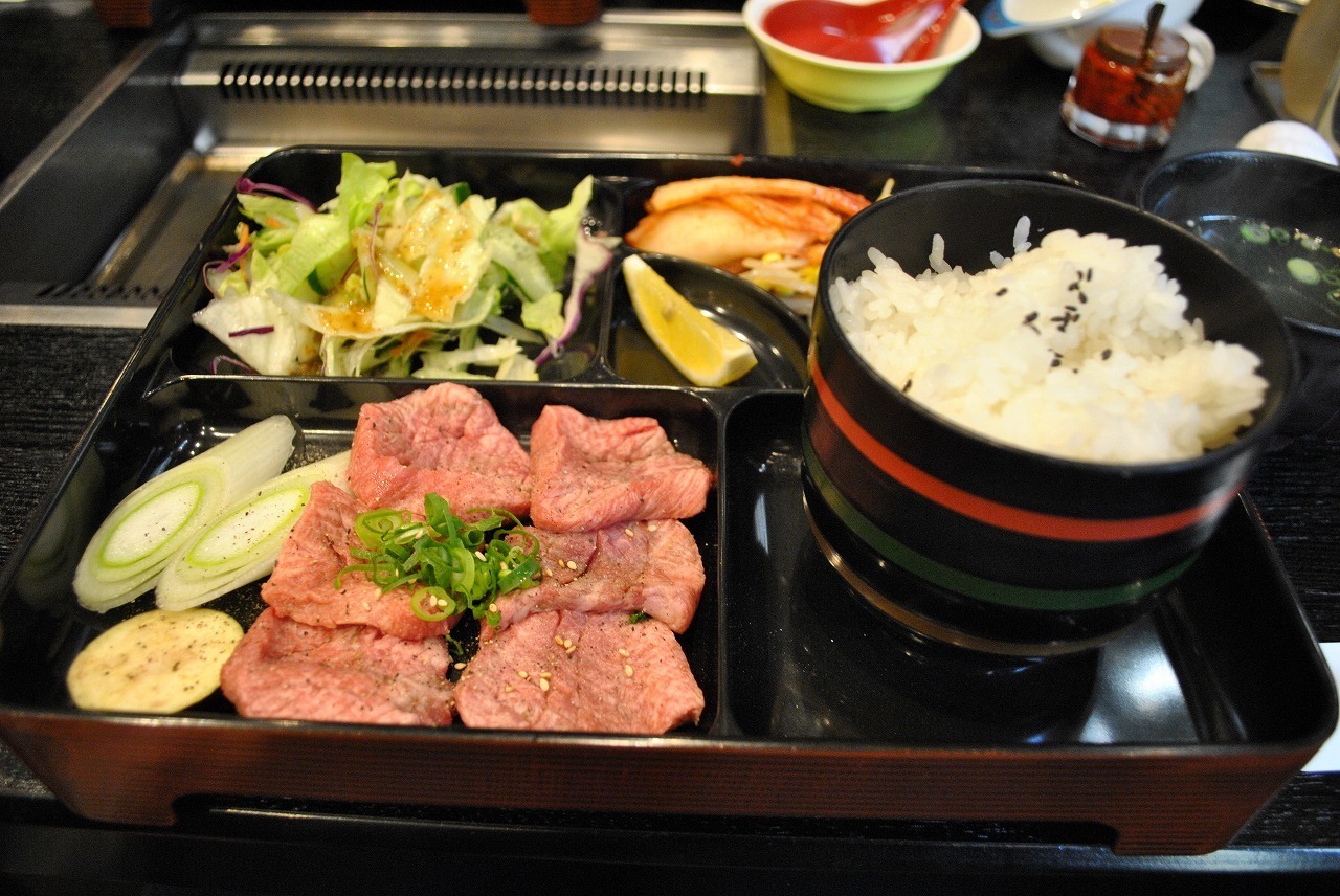 京橋 焼肉レストラン松井の良コスパランチ 美味しいもの見つけた